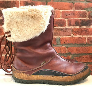 MERRELL WOMEN’S BROWN LEATHER WATERPROOF BOOT